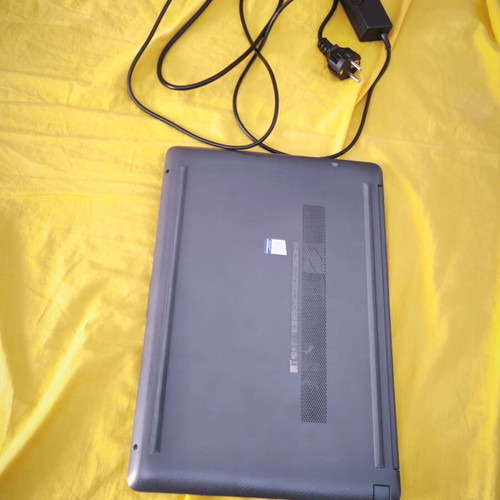 HP 255 G8 laptop like new, AMD Athlon Gold 3150U, 8GB DDR4, 256GB NVME SSD