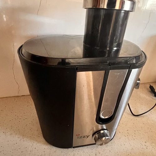 Izzy juicer new, unused