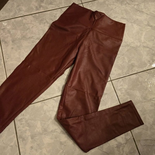 Leatherette leggings new, unworn, modern color