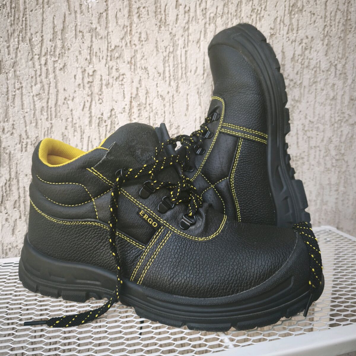 Ergoshoes safety boots size 44 like new,… - € 13,00 - Vendora.cy