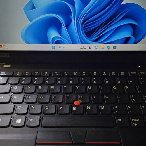 Lenovo ThinkPad T490S like new with Intel Core i7, 8GB RAM, 256GB SSD