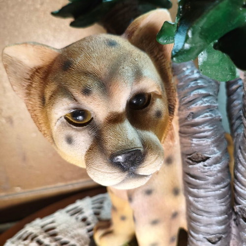 Vintage 1985 Hamco Baby Cheetah Tropical Forest resin decoration, large
