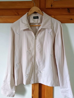 Estate jacket like new, beige with embroidered flowers