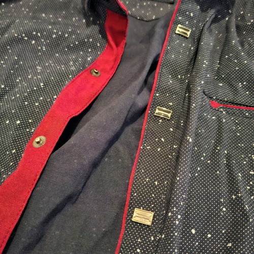 Shirt like new, size L, blue and red