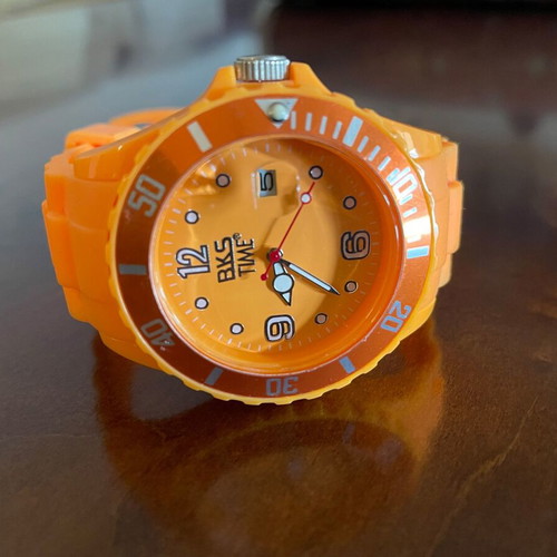 Unisex wristwatch orange with silicone strap new