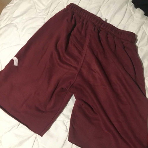 Caan Bermuda shorts size M like new, burgundy color