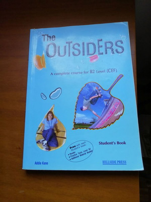The outsiders book new, Greek language