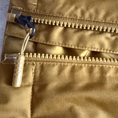 The North Face Millerton jacket like new, windproof, waterproof, black and gold