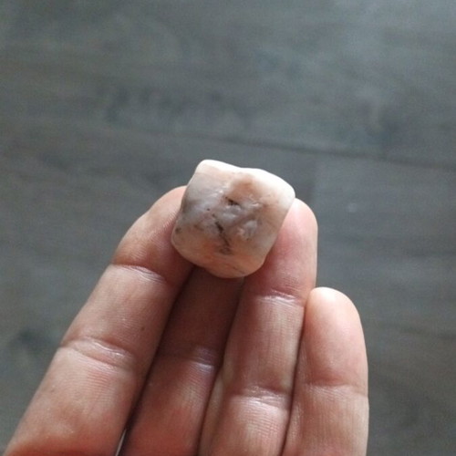 Pink quartz raw new