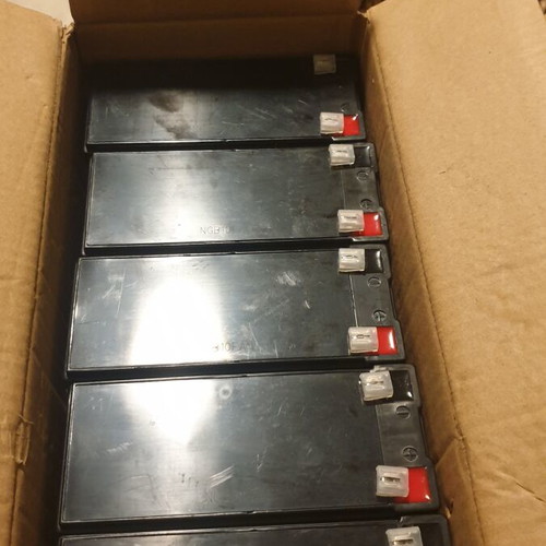 NRG Power NP 12V 7Ah batteries like new, pack of 16