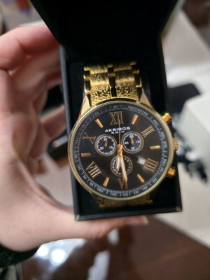 Ανδρικό ρολόι Akribos XXIV μεταχειρισμένο με μαύρο καντράν και χρυσές λεπτομέρειες