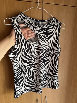 Striped black and white Shein top like new, cutout design, size M