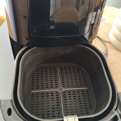 Philips Air Fryer HD9252 used