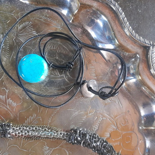 Fo jewelry used, set of four in very good condition