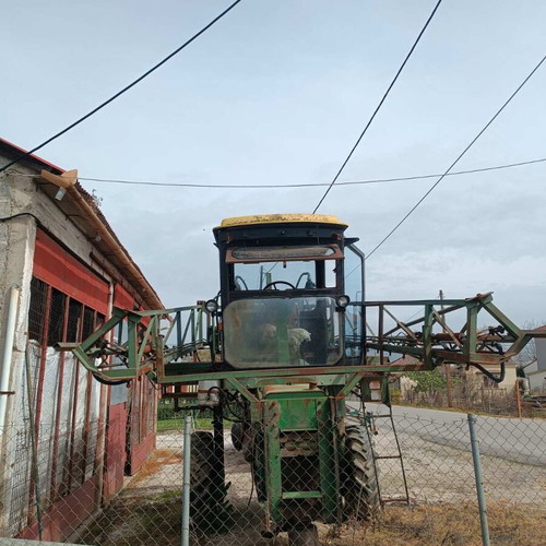 John Deere sprayer used for spare parts