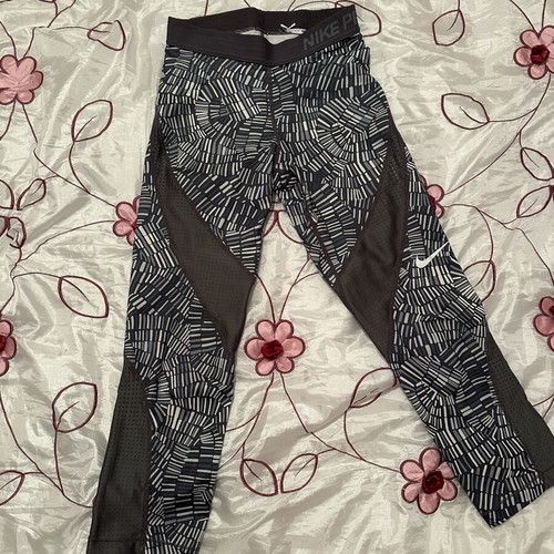 Nike knee-length leggings used, size XS