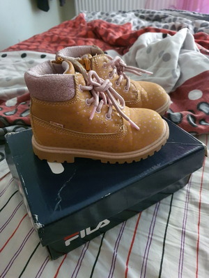 Fila kids boots size 24 like new, brown and pink