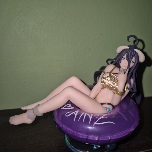 Albedo figure like new from the anime series Overlord