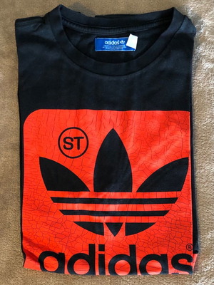 Adidas Street T-shirt S μεταχειρισμένο, μαύρο, φαρδιά γραμμή