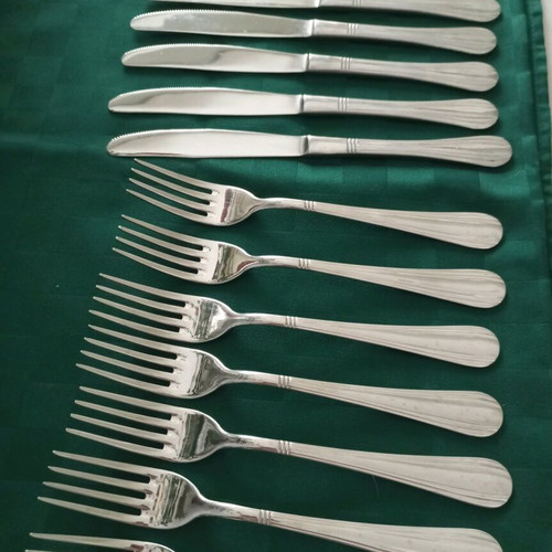 Stainless steel cutlery like new, set of 14 pieces