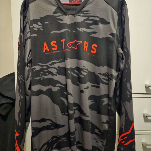 Alpinestars Enduro/MX Riding Apparel like new, pants size 32, jersey Large