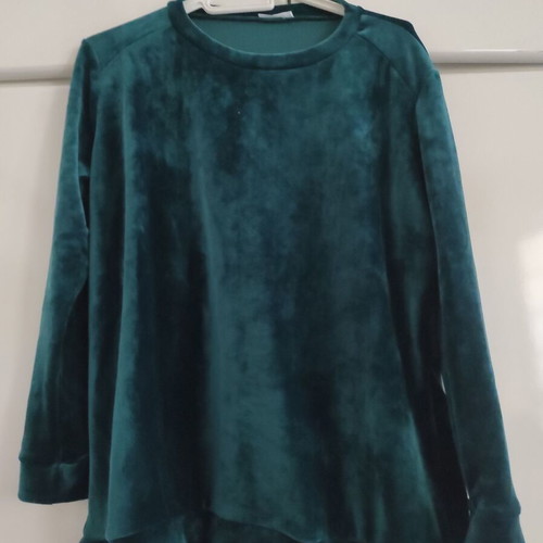 Marlen women's velvet sweatshirt green one size like new