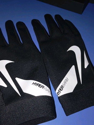 Nike Hyperwarm gloves black size medium new