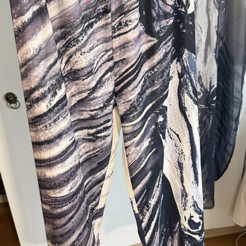 Set M long cover up and pants like new with amazing patterns