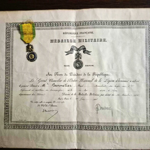 French Military Medal and Diploma set used (1925)