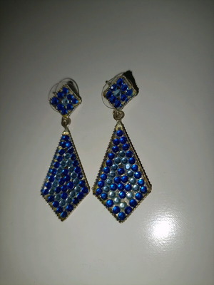 Σκουλαρίκια μεταχειρισμένα, δεν έχουν φορεθεί