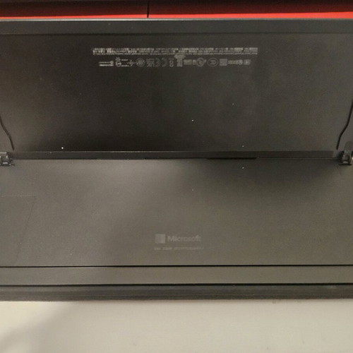 Surface Pro 8 i7 16GB 256GB like new with keyboard, mouse, dock and case