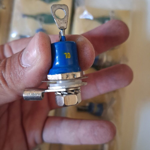 T25/600 Power Thyristors pack of 40, like new, stud mount 25A 600V