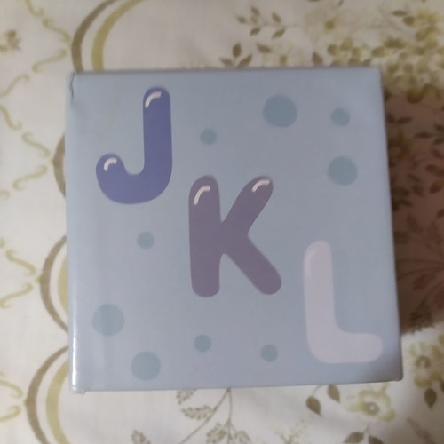 Collectible cardboard box new, dimensions 10x10x10 cm