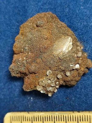 Magnetite sample with Smithsonite elements from Lavrion like new