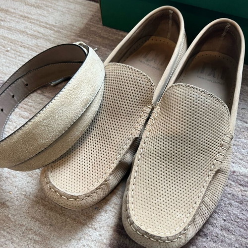 Men's moccasin shoes size 42 beige like new with belt