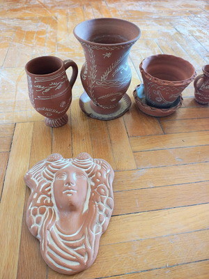 Various decorative items used, set