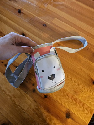 Water bottle case like new with pocket, hard