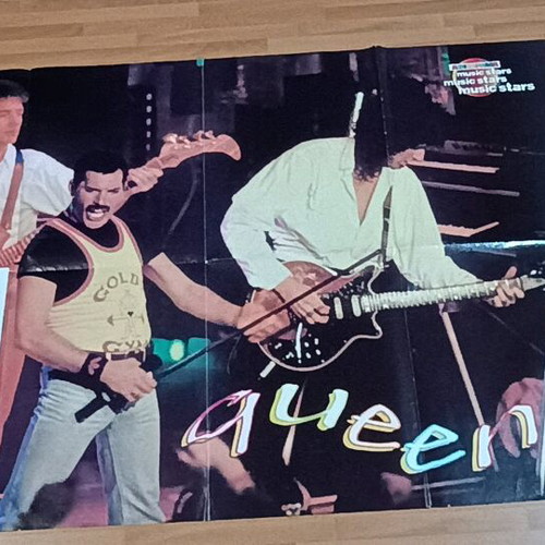 Queen large poster like new with Tori Spelling and Leo DiCaprio