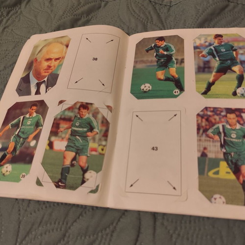 Rainbow Football 98-99 collectible sticker album, 62/90 cards