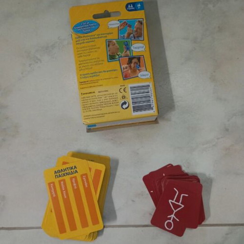 Pictionary card game like new