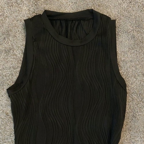 Crop top black with embossed design used, size XS