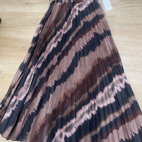 Celestino brown skirt size M, new with tag