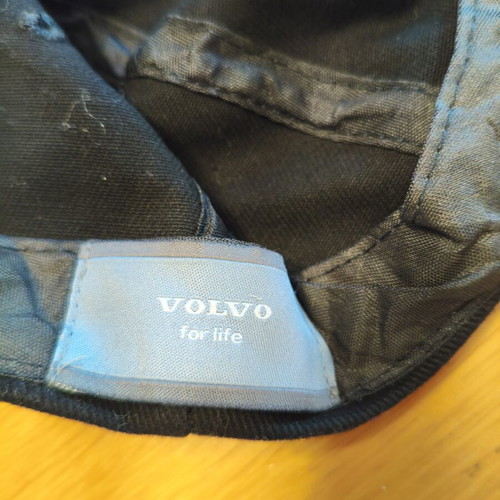 Volvo hat like new, size L