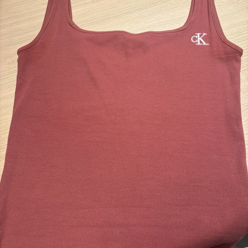 Calvin Klein ribbed tank top burgundy like new, size L