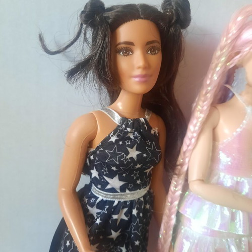Barbie dolls lot of 2 like new, rare Shannon face and Barbie Extra