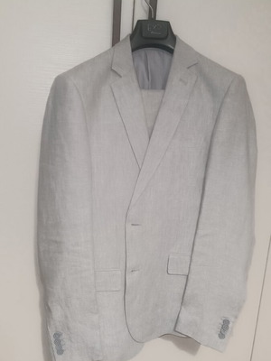 Linen suit ice color, like new, slim fit jacket size 46, trousers size 38