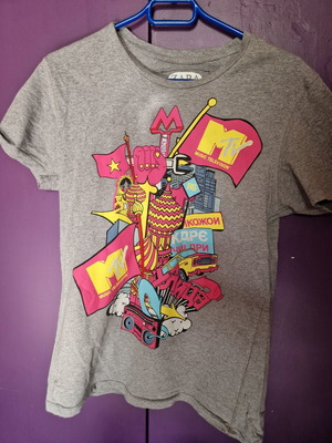 Zara MTV graphic t-shirt medium, like new, grey and pink