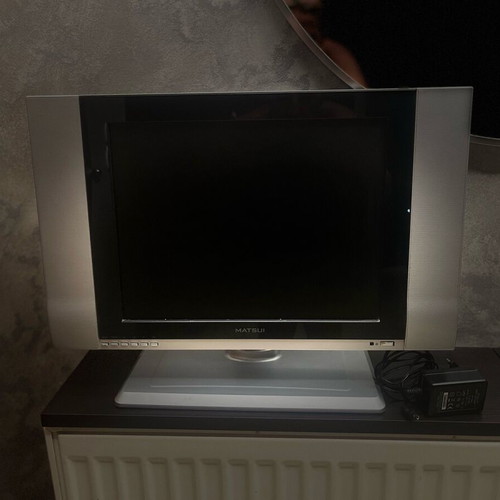 Matsui 15” LCD like new without remote with front buttons