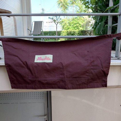 Barista apron brown with pockets like new