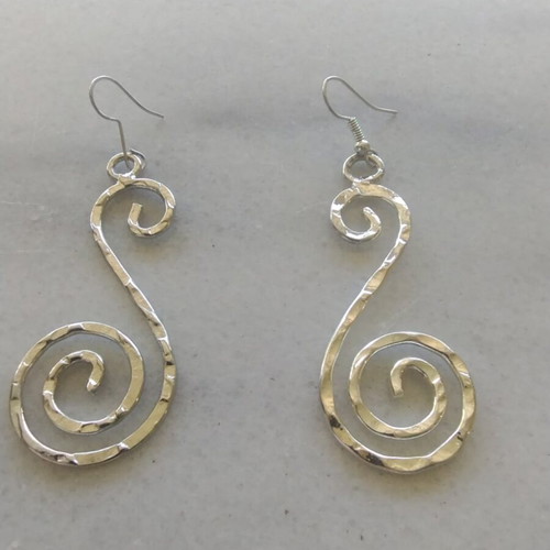 Metal earrings like new